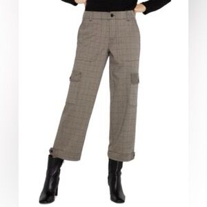 Liverpool Women's Plaid Mid Rise Cropped Cargo Pants